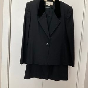 Oscar de la Renta Vintage Tuxedo-styled black cocktail suit